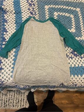 Forever 21 Gray & Teal Raglan Sleeve Tunic Top